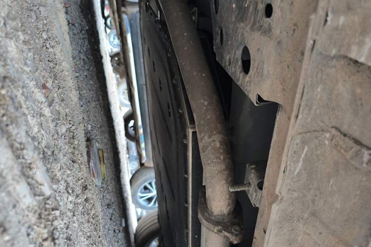 Used Geely Galaxy M9 2025 Model 230km Two-Wheel-Drive Exploration Edition Chassis Front Left