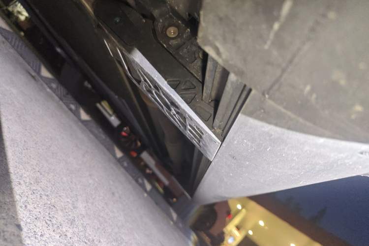 Used Geely Galaxy M9 2025 Model 230km Two-Wheel-Drive Long-Distance Edition Chassis Front Left