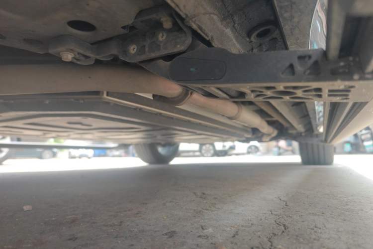 Used Geely Galaxy M9 2025 Model 230km Two-Wheel-Drive Exploration Edition Chassis Front Left