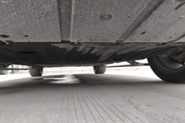Used Geely Galaxy M9 2025 Model 210km Four-Wheel-Drive Leading Edition Chassis Front
