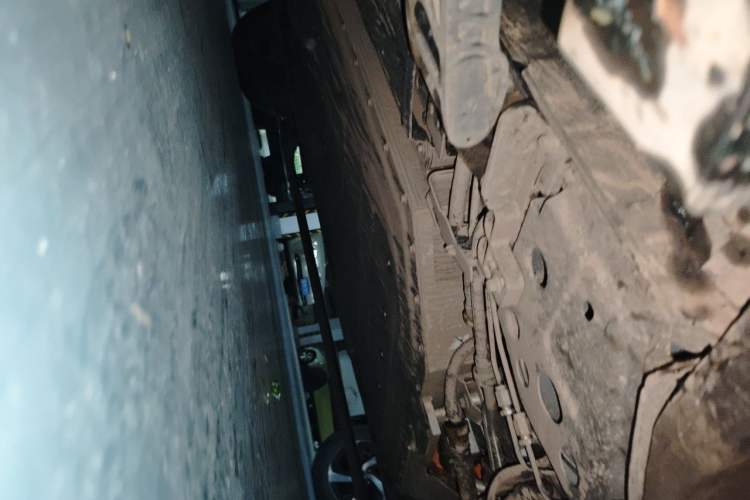 Used Geely Galaxy M9 2025 Model 230km Two-Wheel-Drive Exploration Edition Chassis Front Right