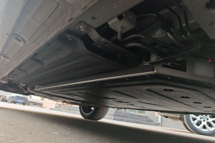 Used Geely Galaxy M9 2025 Model 210km Four-Wheel-Drive Leading Edition Chassis Front Right