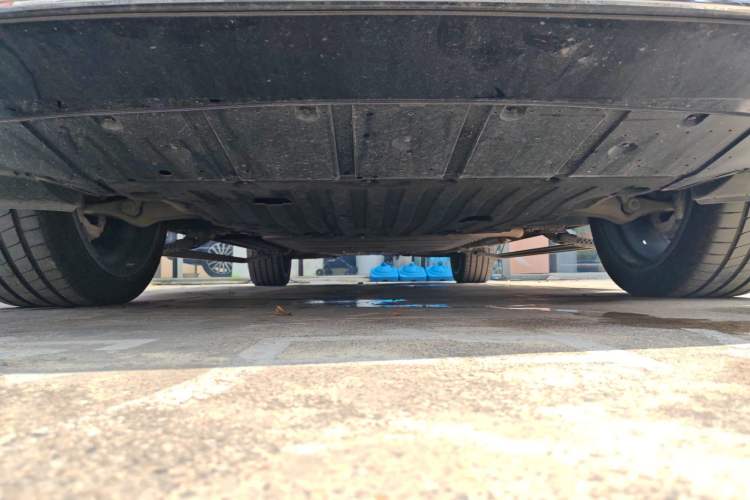 Used Geely Galaxy M9 2025 Model 210km Four-Wheel-Drive Leading Edition Chassis Front