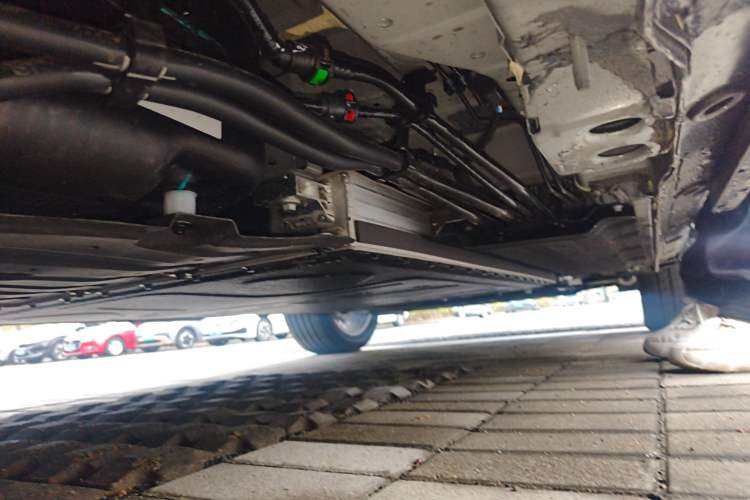 Used Geely Galaxy M9 2025 Model 230km Two-Wheel-Drive Exploration Edition Chassis Rear Right