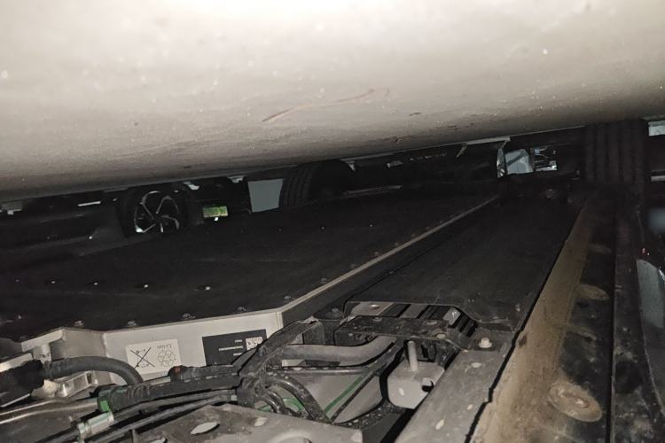 Used Geely Galaxy M9 2025 Model 210km Four-Wheel-Drive Leading Edition Chassis Rear Right