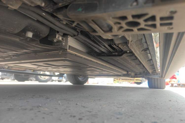 Used Geely Galaxy M9 2025 Model 230km Two-Wheel-Drive Exploration Edition Chassis Rear Right