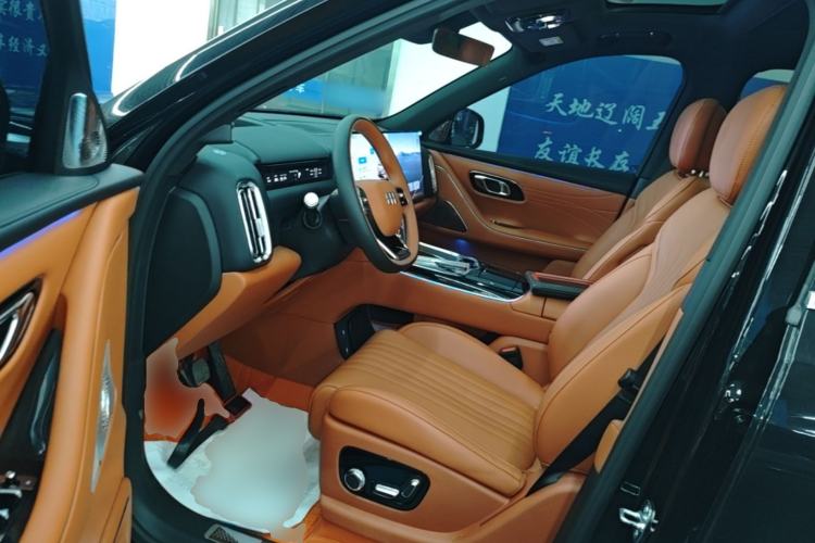 Used Geely Galaxy M9 2025 Model 210km Four-Wheel-Drive Leading Edition Driver Seat