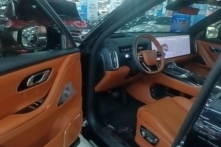 Used Geely Galaxy M9 2025 Model 210km Four-Wheel-Drive Leading Edition Driver Seat