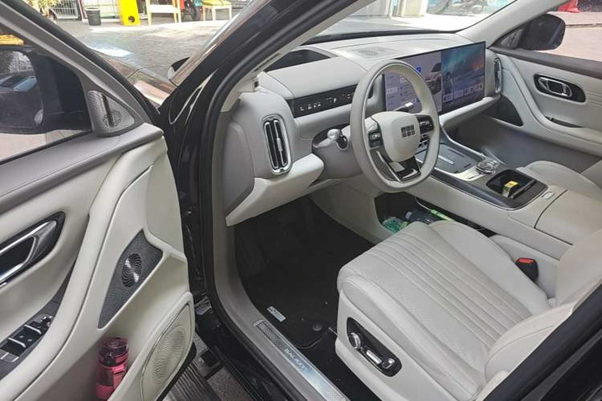 Used Geely Galaxy M9 2025 Model 210km Four-Wheel-Drive Leading Edition Driver Seat