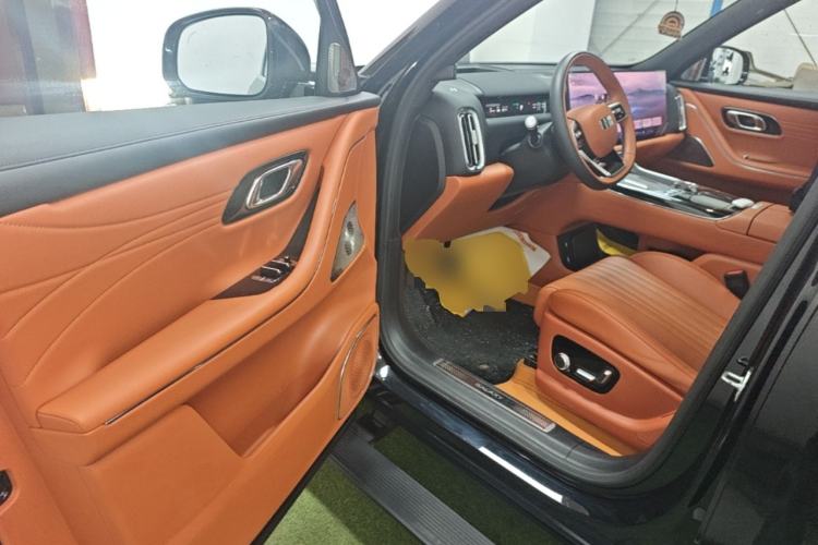 Used Geely Galaxy M9 2025 Model 210km Four-Wheel-Drive Leading Edition Driver Seat