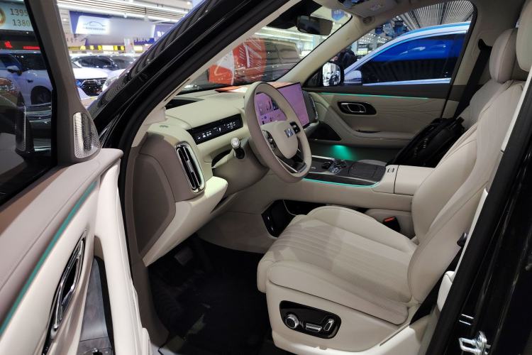Used Geely Galaxy M9 2025 Model 230km Two-Wheel-Drive Exploration Edition Driver Seat