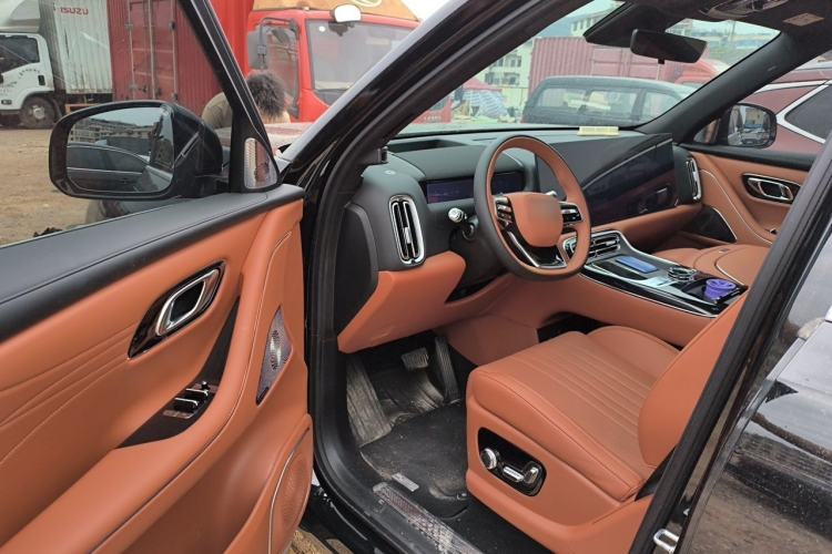 Used Geely Galaxy M9 2025 Model 230km Two-Wheel-Drive Exploration Edition Driver Seat