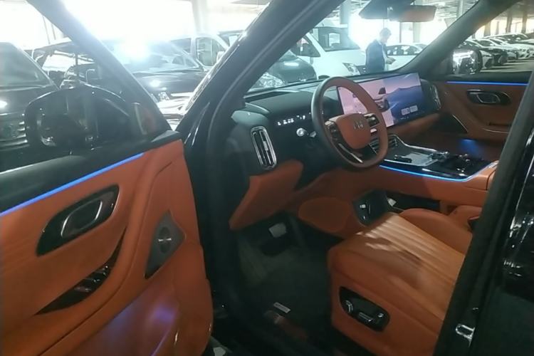 Used Geely Galaxy M9 2025 Model 210km Four-Wheel-Drive Leading Edition Driver Seat
