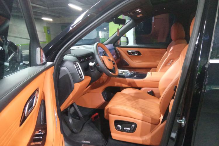 Used Geely Galaxy M9 2025 Model 230km Two-Wheel-Drive Exploration Edition Driver Seat