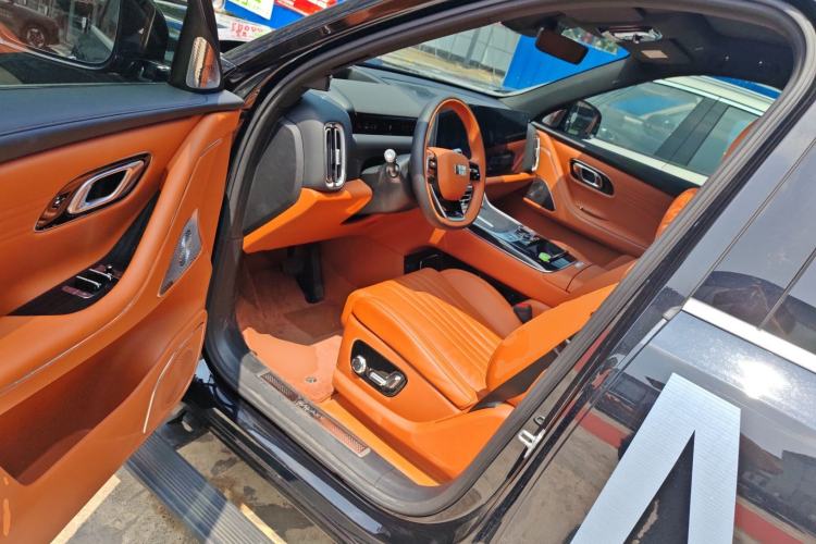Used Geely Galaxy M9 2025 Model 210km Four-Wheel-Drive Leading Edition Driver Seat