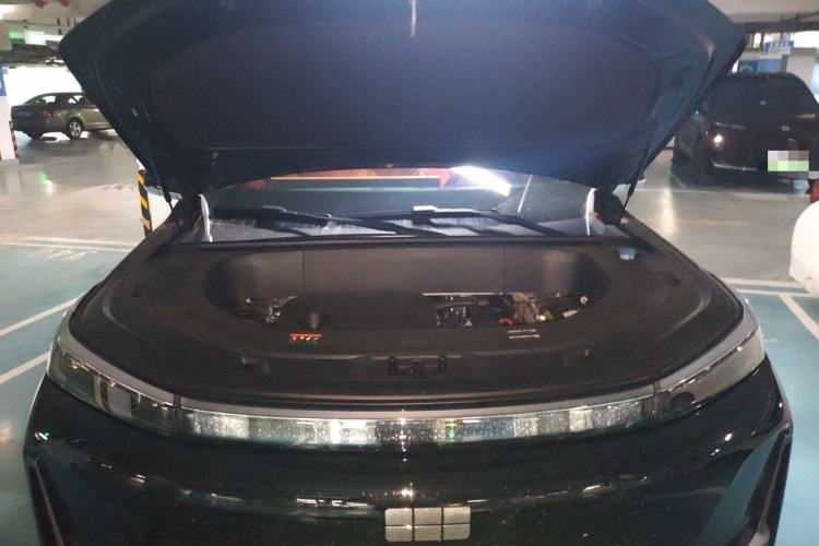 Used Geely Galaxy M9 2025 Model 230km Two-Wheel-Drive Exploration Edition Engine Bay