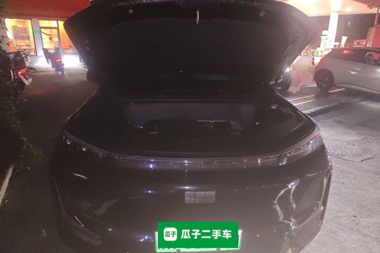 Used Geely Galaxy M9 2025 Model 230km Two-Wheel-Drive Long-Distance Edition Engine Bay