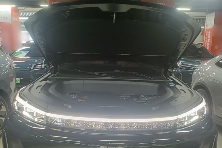 Used Geely Galaxy M9 2025 Model 230km Two-Wheel-Drive Exploration Edition Engine Bay