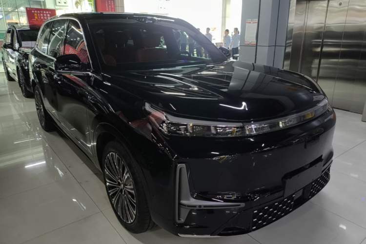 Used Geely Galaxy M9 2025 Model 210km Four-Wheel-Drive Leading Edition Exterior 1