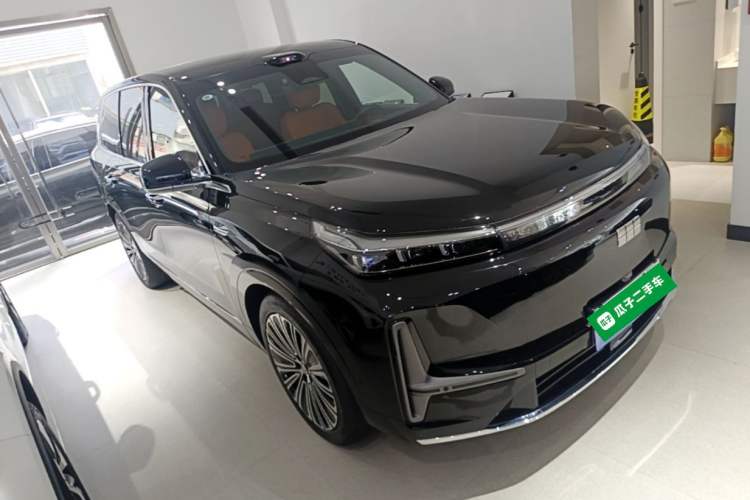 Used Geely Galaxy M9 2025 Model 210km Four-Wheel-Drive Leading Edition Exterior 1