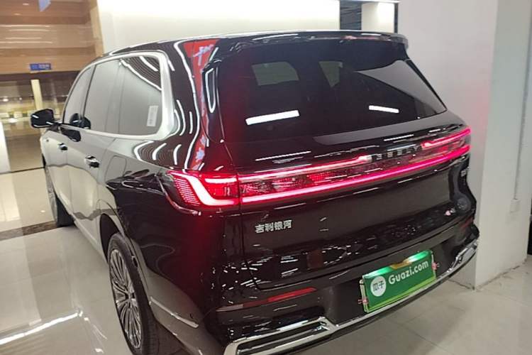 Used Geely Galaxy M9 2025 Model 210km Four-Wheel-Drive Leading Edition Exterior 2