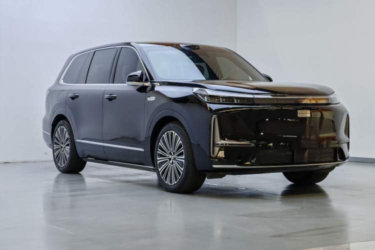 Used Geely Galaxy M9 2025 Model 210km Four-Wheel-Drive Leading Edition Exterior 2
