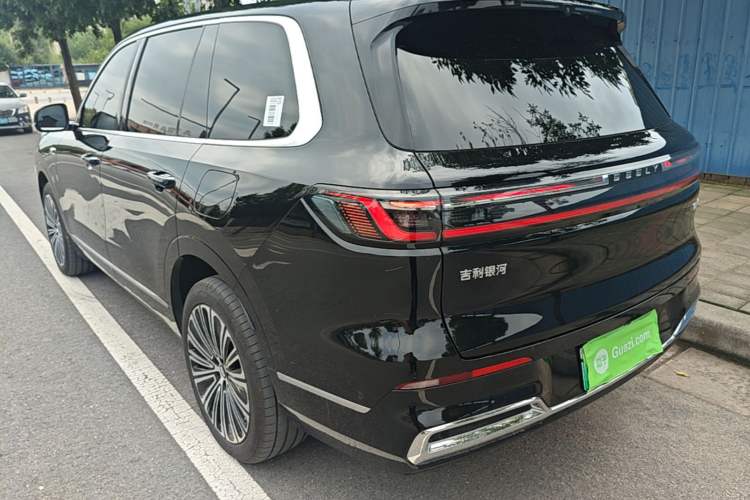Used Geely Galaxy M9 2025 Model 210km Four-Wheel-Drive Leading Edition Exterior 2