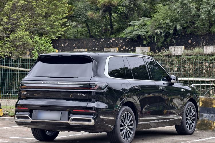 Used Geely Galaxy M9 2025 Model 210km Four-Wheel-Drive Leading Edition Exterior 4