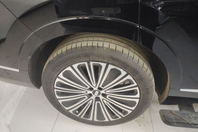 Used Geely Galaxy M9 2025 Model 210km Four-Wheel-Drive Leading Edition Exterior 5