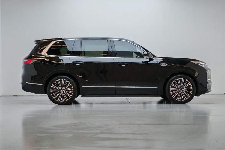 Used Geely Galaxy M9 2025 Model 210km Four-Wheel-Drive Leading Edition Exterior 8