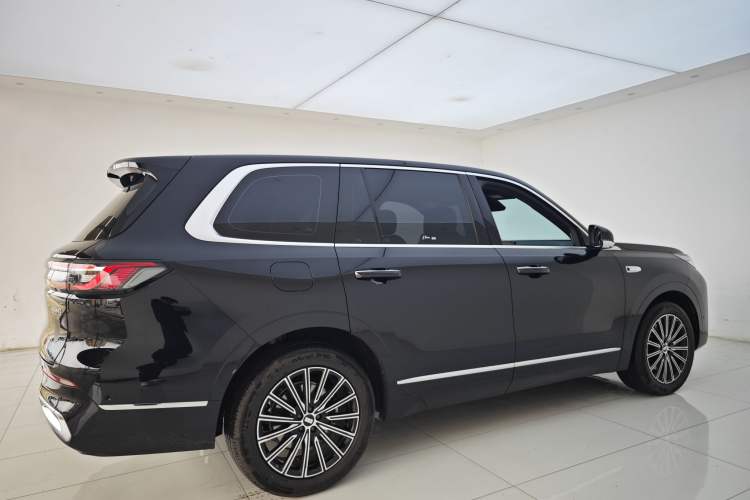 Used Geely Galaxy M9 2025 Model 100km Two-Wheel-Drive Smart Navigation Edition Exterior 8