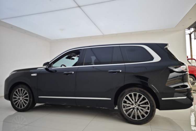 Used Geely Galaxy M9 2025 Model 100km Two-Wheel-Drive Smart Navigation Edition Exterior 9
