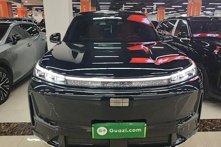 Used Geely Galaxy M9 2025 Model 210km Four-Wheel-Drive Leading Edition Front