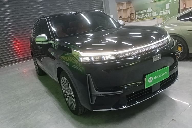 Used Geely Galaxy M9 2025 Model 210km Four-Wheel-Drive Leading Edition Front Right 45 Deg
