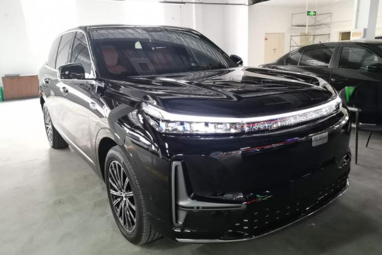 Used Geely Galaxy M9 2025 Model 210km Four-Wheel-Drive Leading Edition Front Right 45 Deg