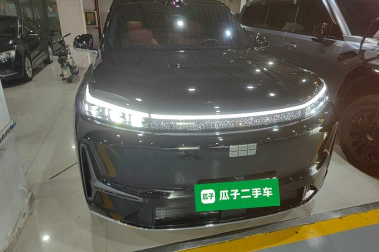Used Geely Galaxy M9 2025 Model 210km Four-Wheel-Drive Leading Edition Front Right 45 Deg