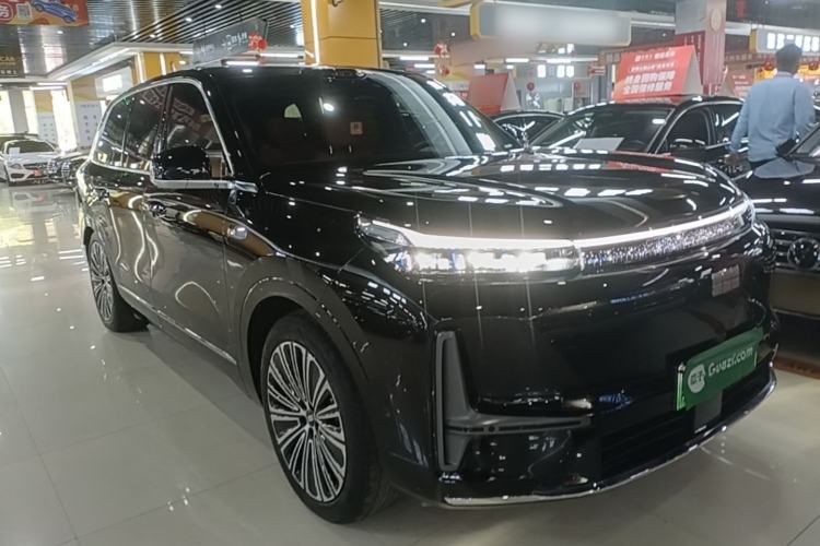 Used Geely Galaxy M9 2025 Model 210km Four-Wheel-Drive Leading Edition Front Right 45 Deg