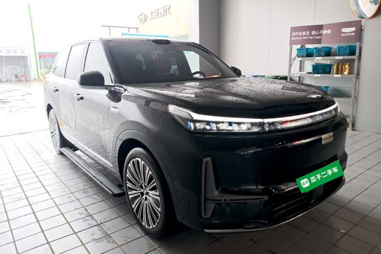 Used Geely Galaxy M9 2025 Model 210km Four-Wheel-Drive Leading Edition Front Right 45 Deg