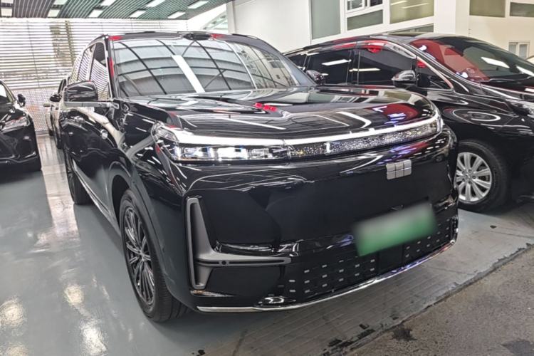 Used Geely Galaxy M9 2025 Model 210km Four-Wheel-Drive Leading Edition Front Right 45 Deg