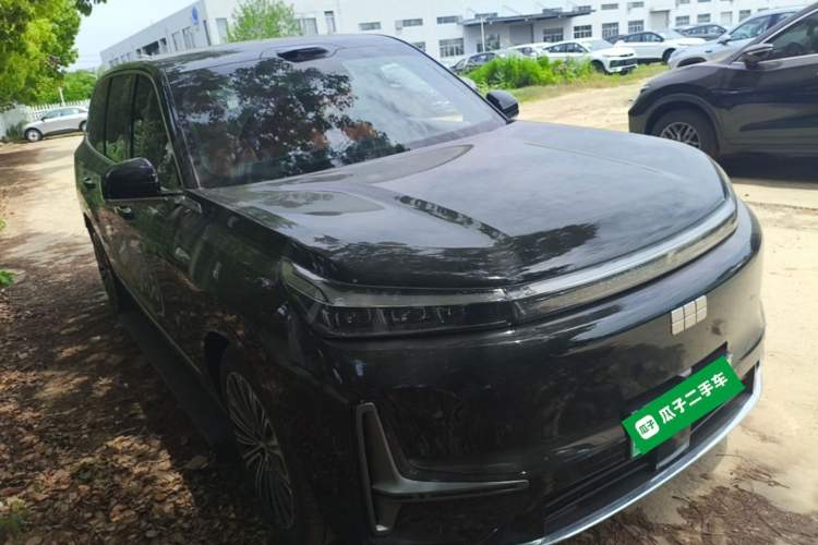 Used Geely Galaxy M9 2025 Model 210km Four-Wheel-Drive Leading Edition Front Right 45 Deg