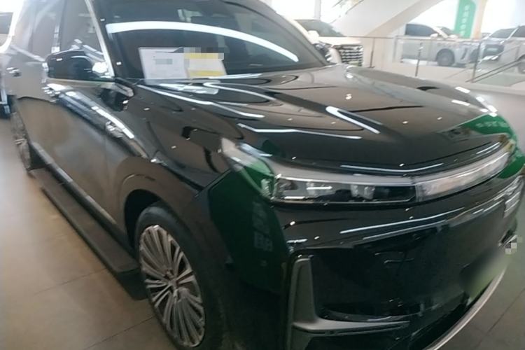 Used Geely Galaxy M9 2025 Model 210km Four-Wheel-Drive Leading Edition Front Right 45 Deg