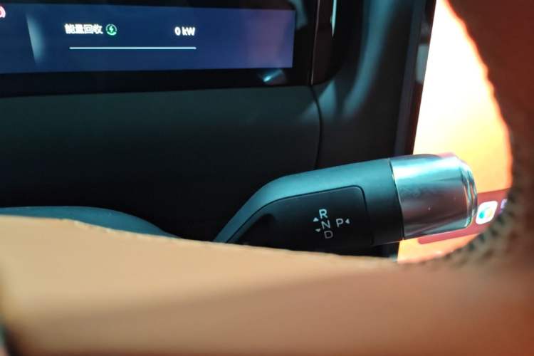 Used Geely Galaxy M9 2025 Model 210km Four-Wheel-Drive Leading Edition Gear Lever