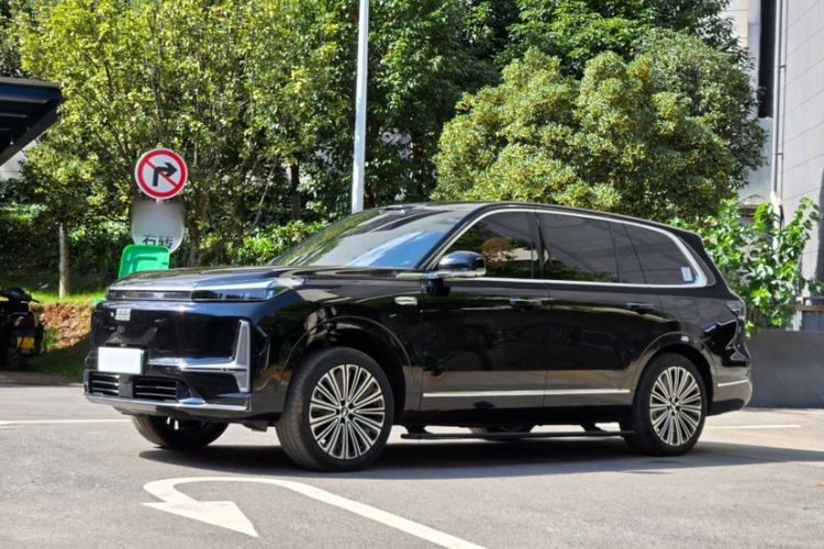 Geely Galaxy M9 2025 Model 210km Four-Wheel-Drive Leading Edition