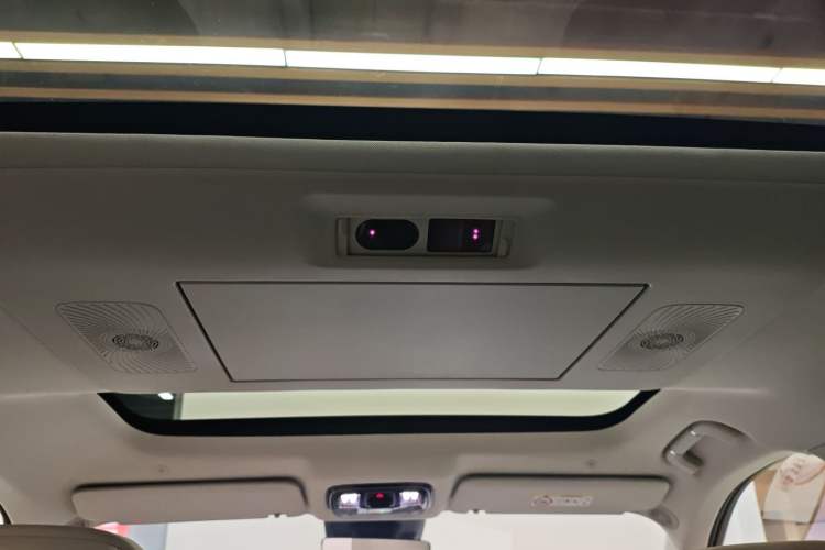 Used Geely Galaxy M9 2025 Model 230km Two-Wheel-Drive Exploration Edition Headliner