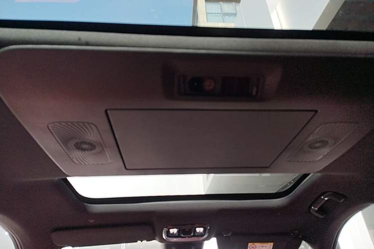 Used Geely Galaxy M9 2025 Model 210km Four-Wheel-Drive Leading Edition Headliner