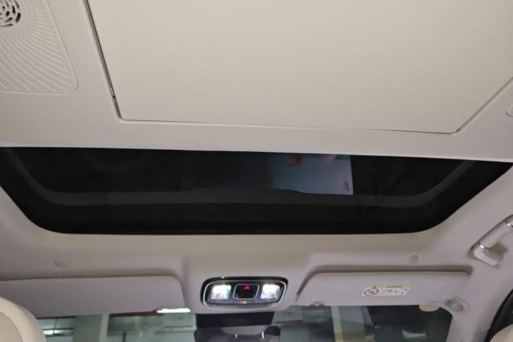 Used Geely Galaxy M9 2025 Model 210km Four-Wheel-Drive Leading Edition Headliner