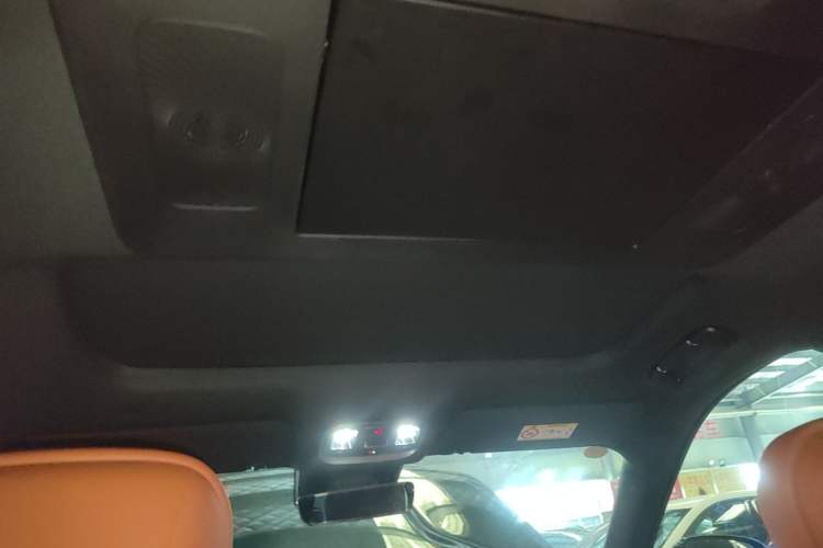 Used Geely Galaxy M9 2025 Model 210km Four-Wheel-Drive Leading Edition Headliner