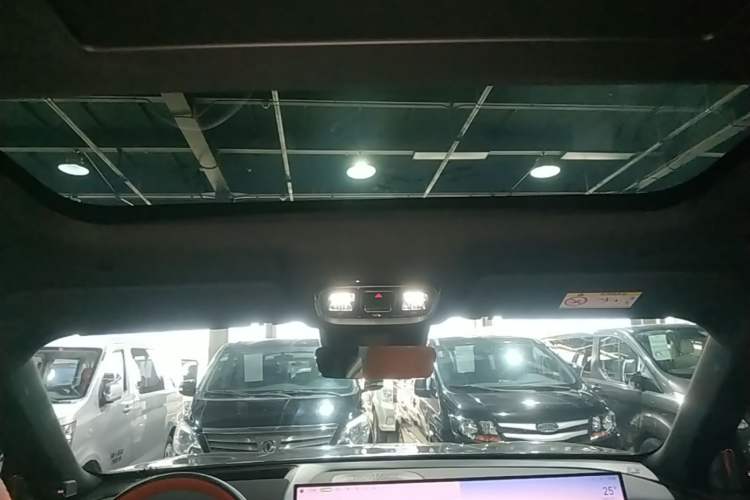 Used Geely Galaxy M9 2025 Model 210km Four-Wheel-Drive Leading Edition Headliner