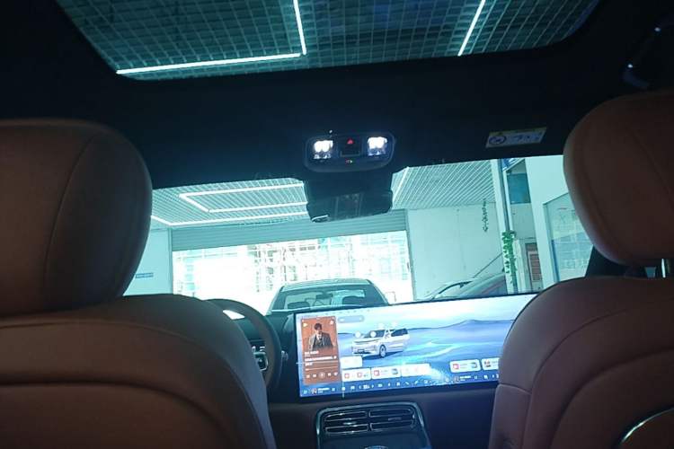 Used Geely Galaxy M9 2025 Model 210km Four-Wheel-Drive Leading Edition Headliner