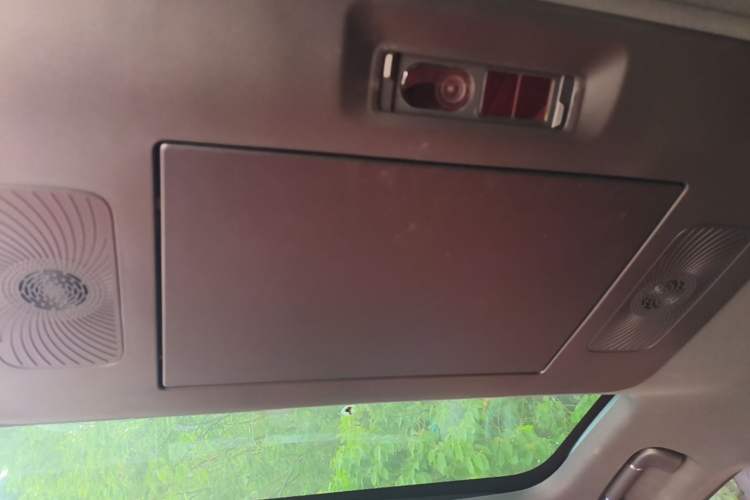 Used Geely Galaxy M9 2025 Model 210km Four-Wheel-Drive Leading Edition Headliner